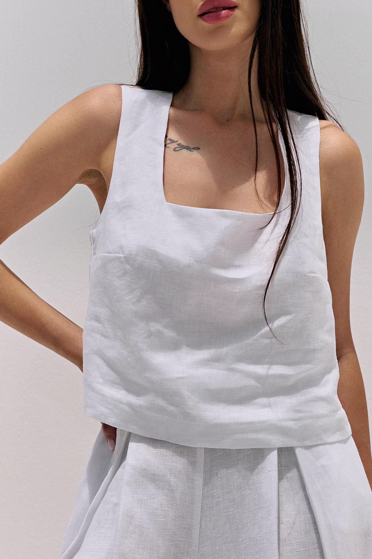 WHITE LINEN TOP